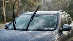 Should you lift your windscreen wipers before a cold snap? What Aussie drivers need to know
